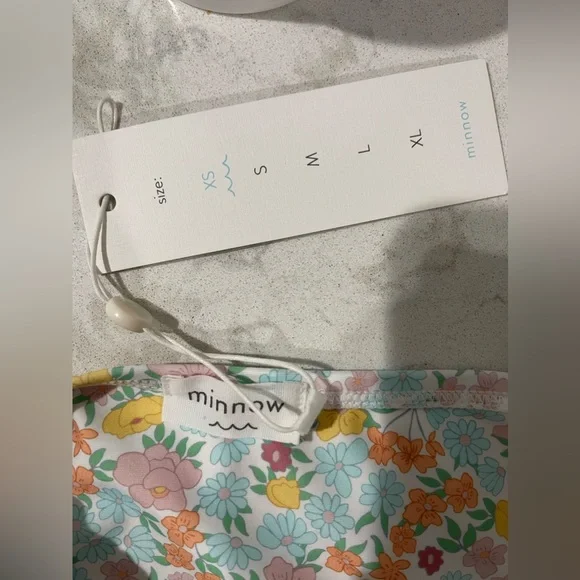 Minnow women's hawaiian floral one piece - size XS - Picture 3 of 5